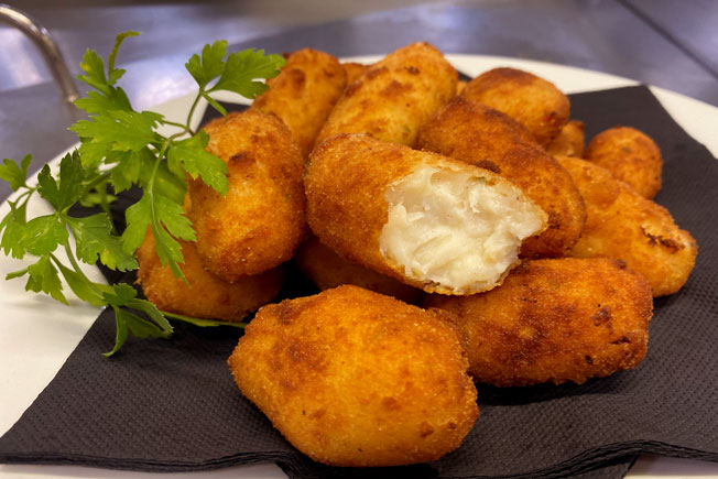 Croquetas cremosas de bacalao